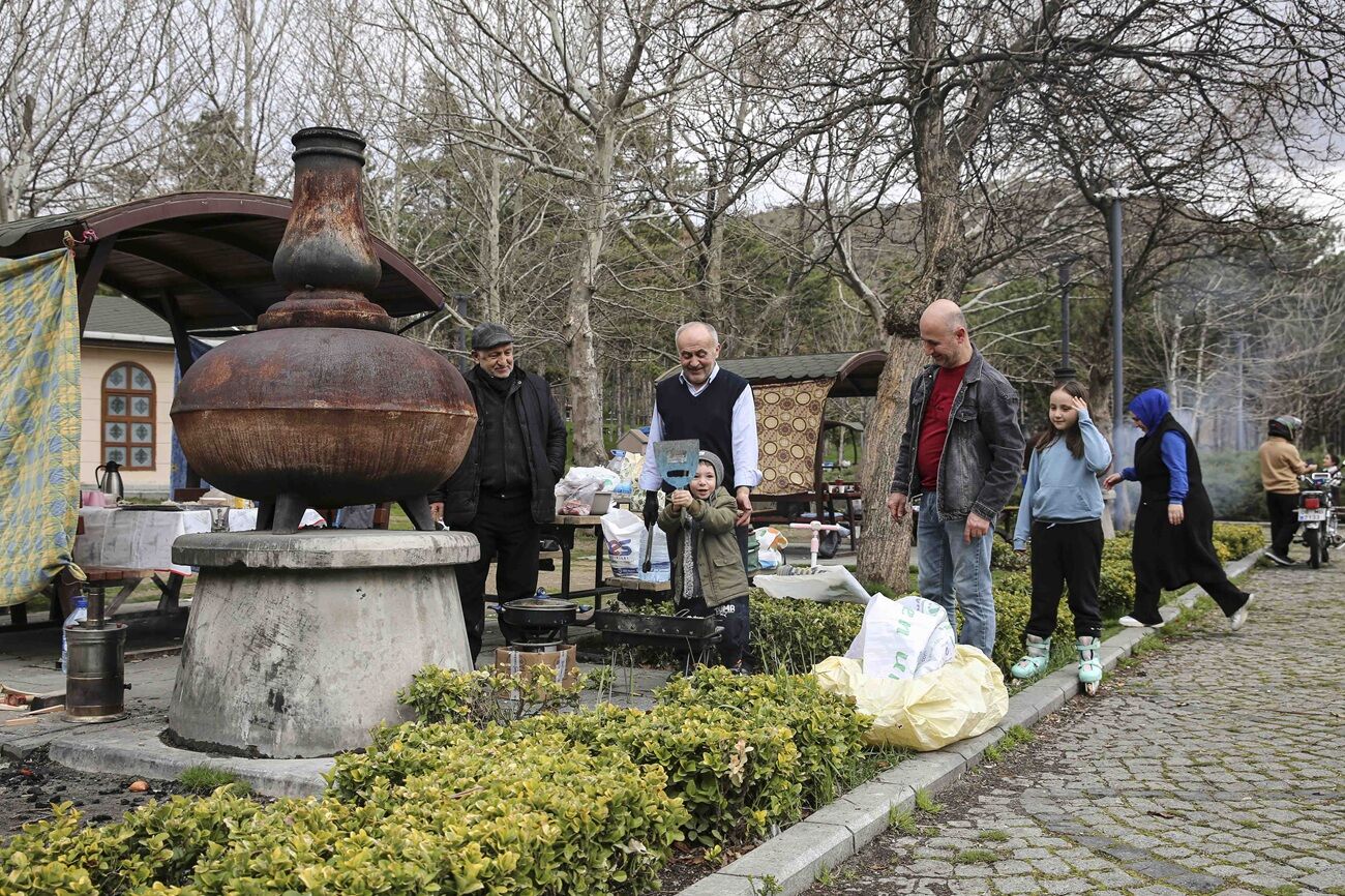 Ankara’da Mesire Alanları Bayramda Doldu (4)