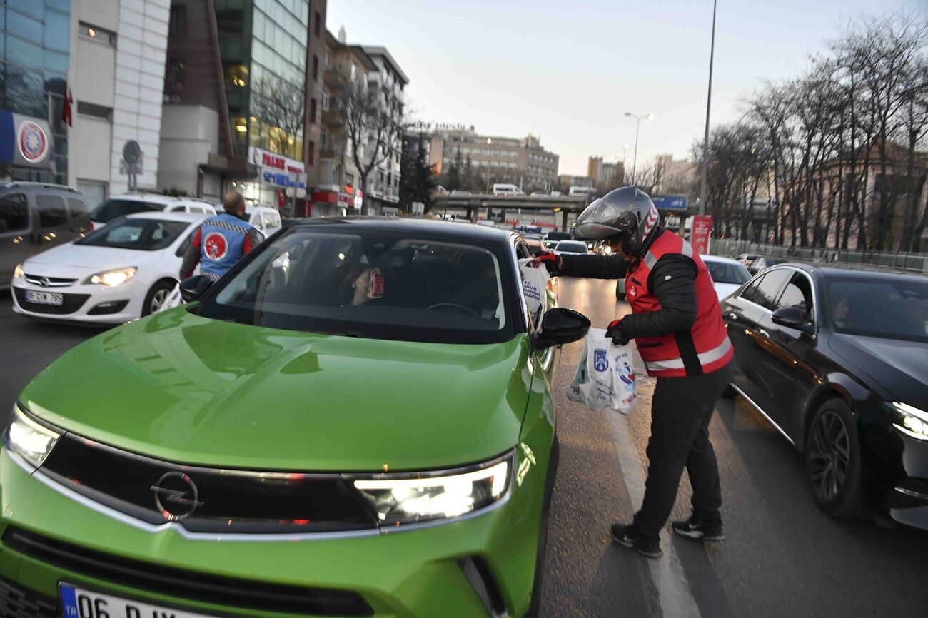 Ankara’da Motokuryelerle Iftarlık Kumanya Dağıtımı (2)