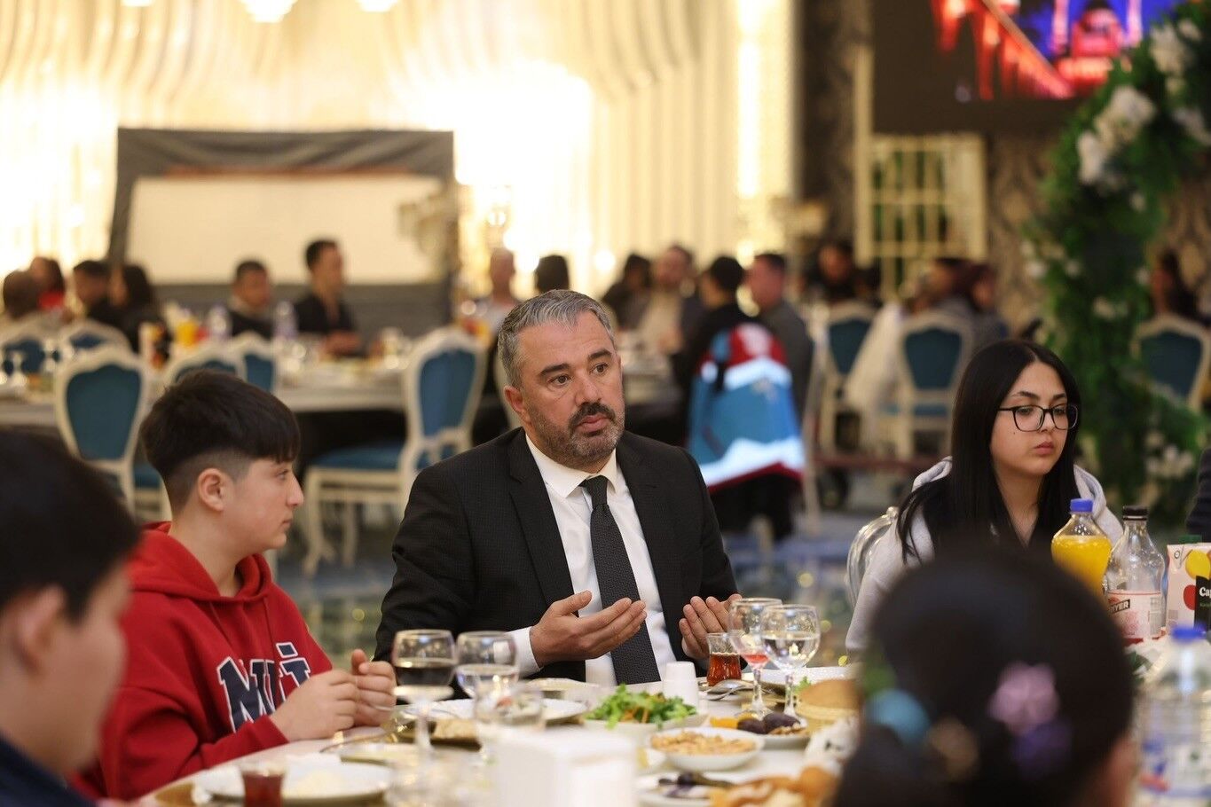 Başkan Ertuğrul Çetin Çocuklarla İftarda Buluştu (1)