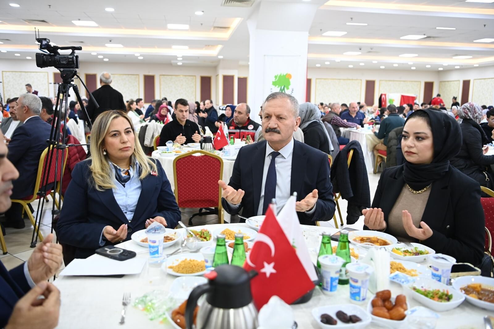 Başkan Şahin Gaziler Ve Şehit Yakınlarıyla İftar Sofrasında Bir Araya Geldi (3)