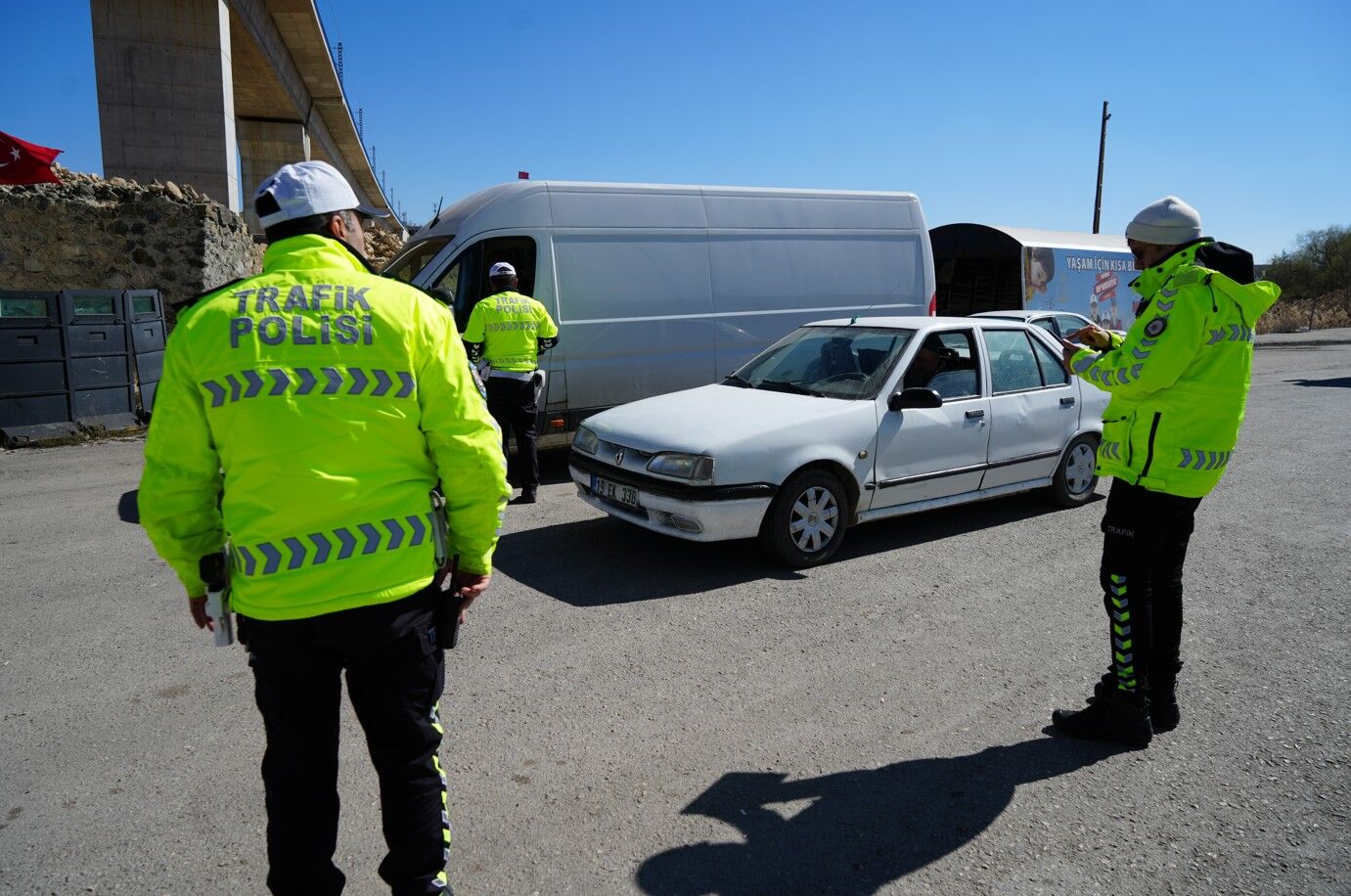 APP plaka kullanan sürücülere uyarı - 5