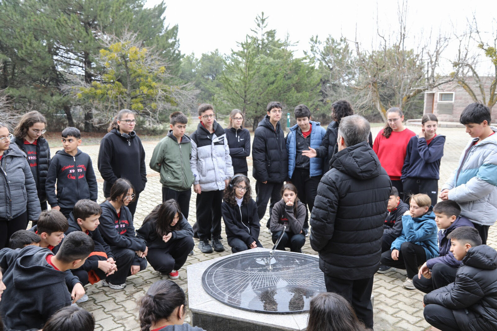 Kreş Müdürlüğü Çocuk Hakları Birimi Öğrenciler Aü Kreiken Rasathane Gezisi (7)