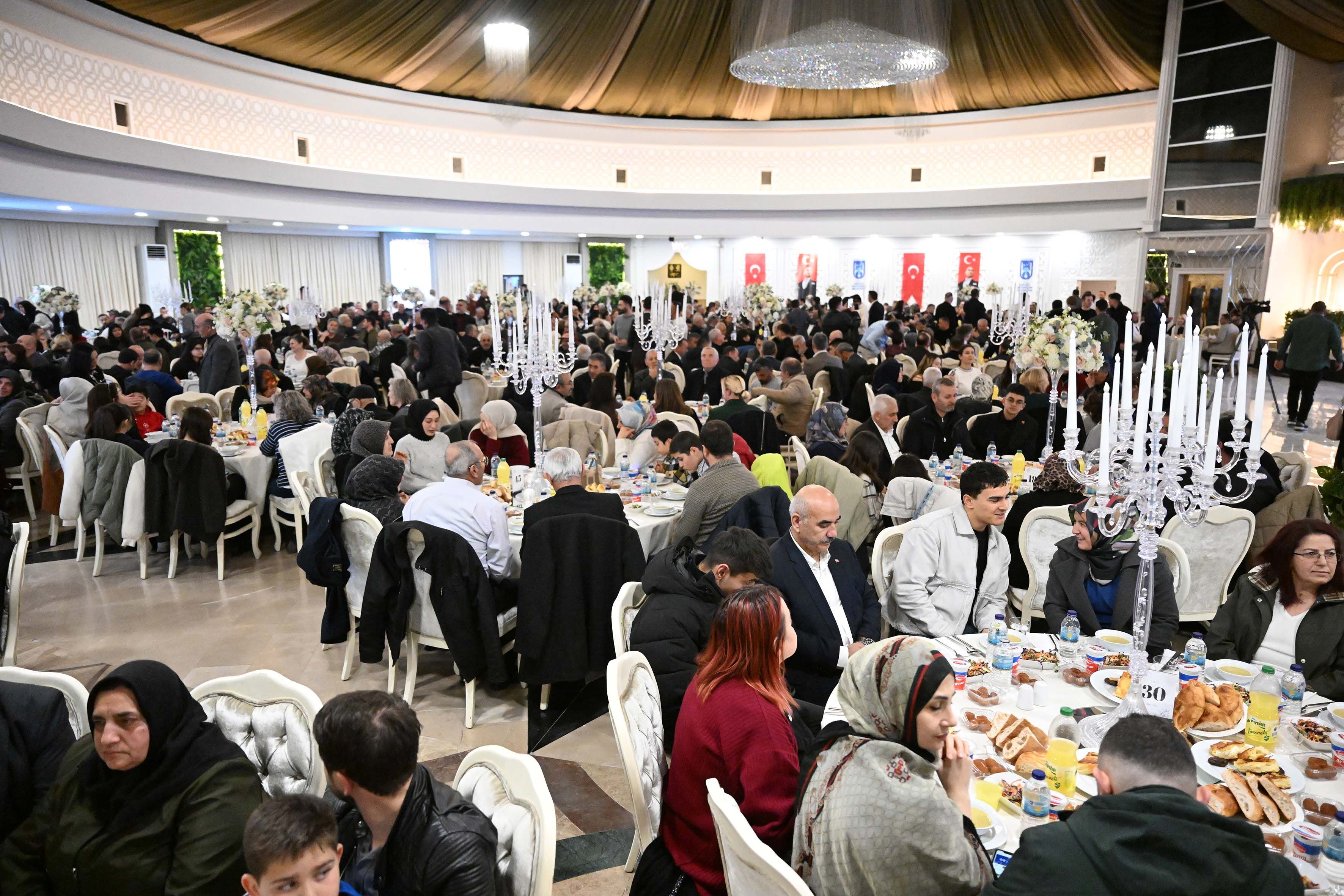 Mansur Yavaş Pursaklar’da Iftar Programına Katıldı (1)
