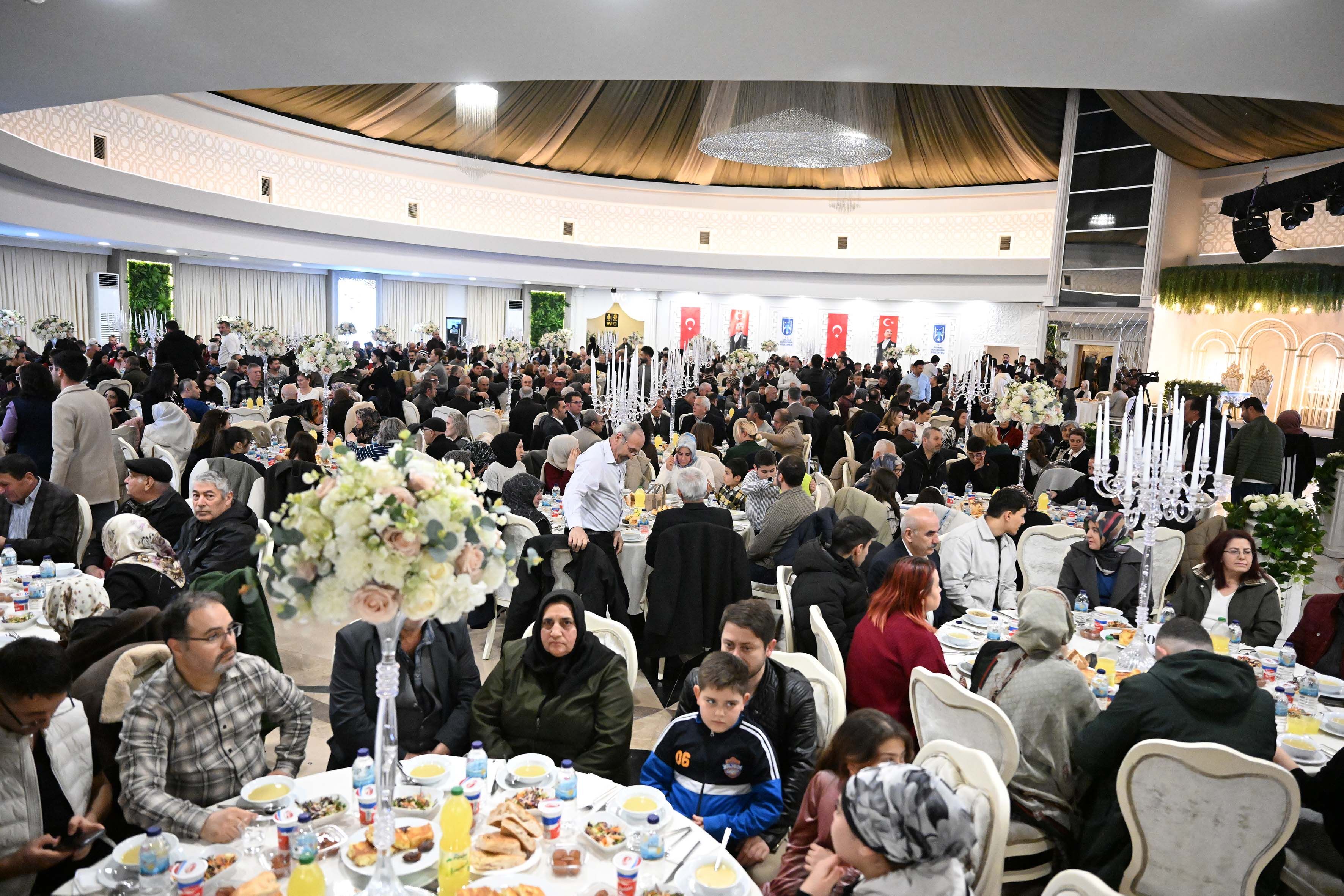 Mansur Yavaş Pursaklar’da Iftar Programına Katıldı (2)