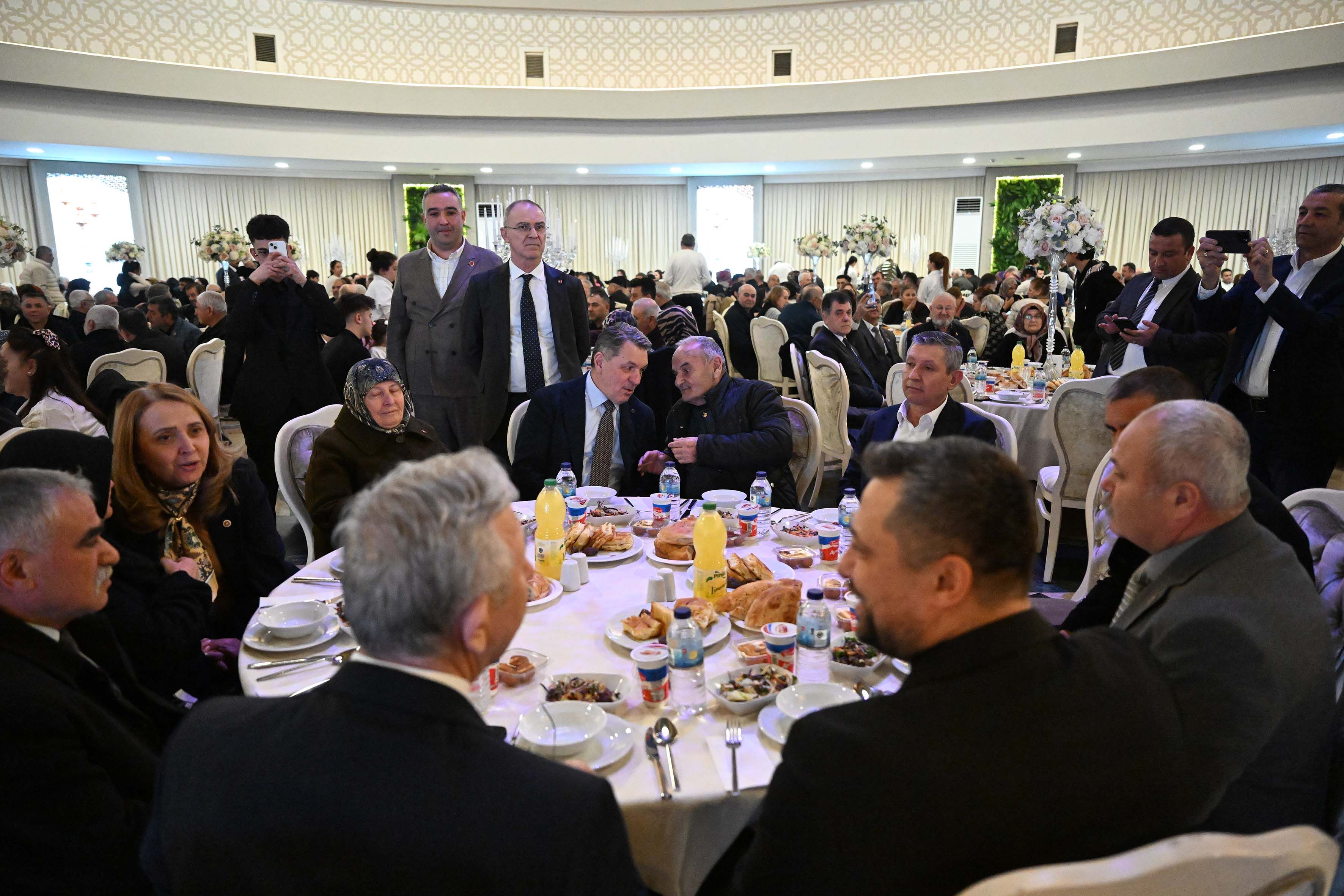 Mansur Yavaş Pursaklar’da Iftar Programına Katıldı (3)