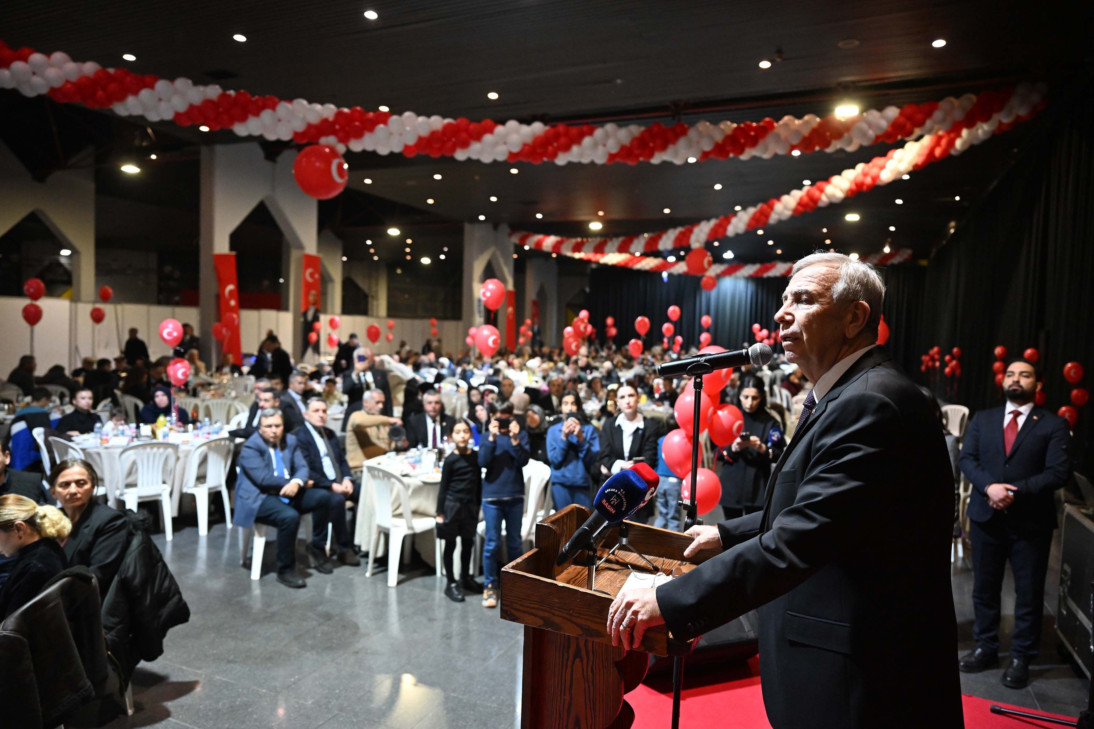 Mansur Yavaş Şehit Ve Gazi Aileleriyle Iftarda Buluştu (3)