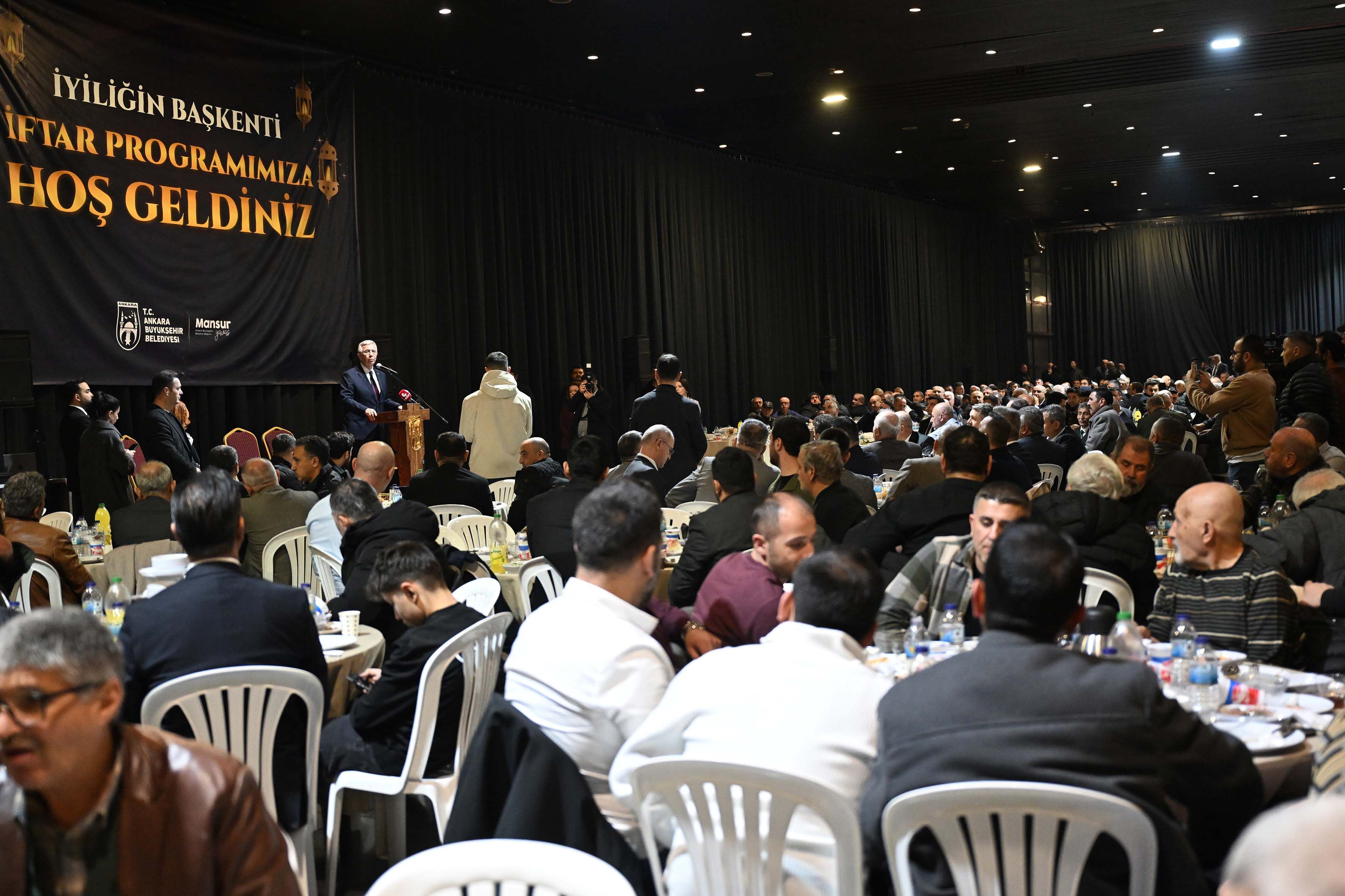 Mansur Yavaş Taksici Esnafıyla Iftarda Buluştu (1)