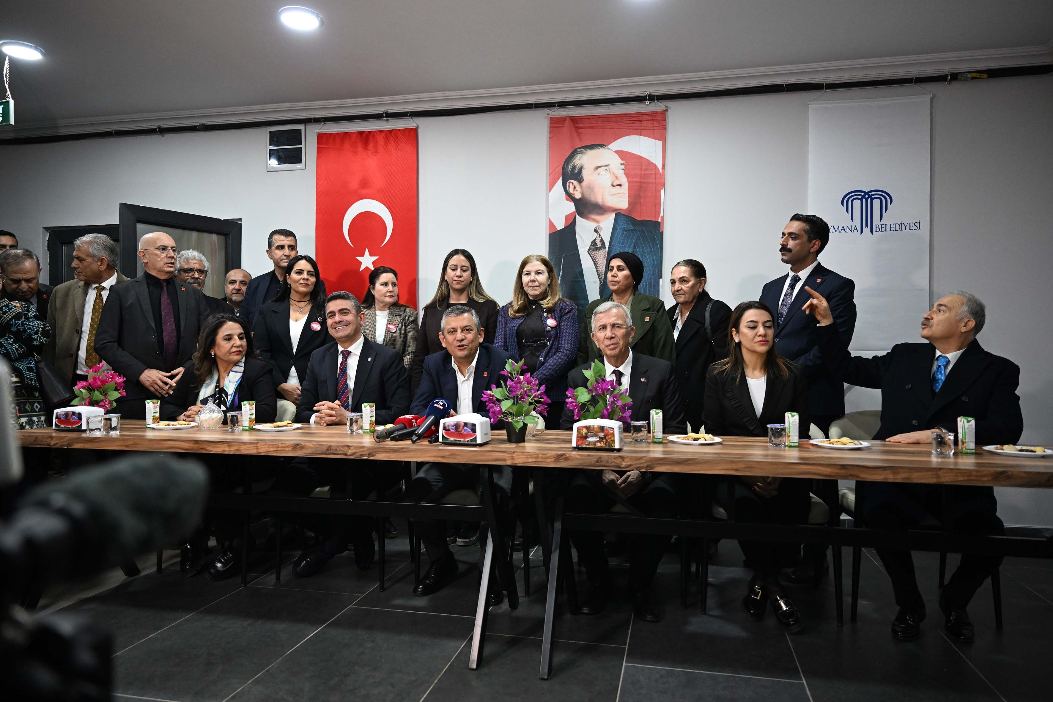 Mansur Yavaş Ve Özgür Özel Haymana’da Iftarda (2)