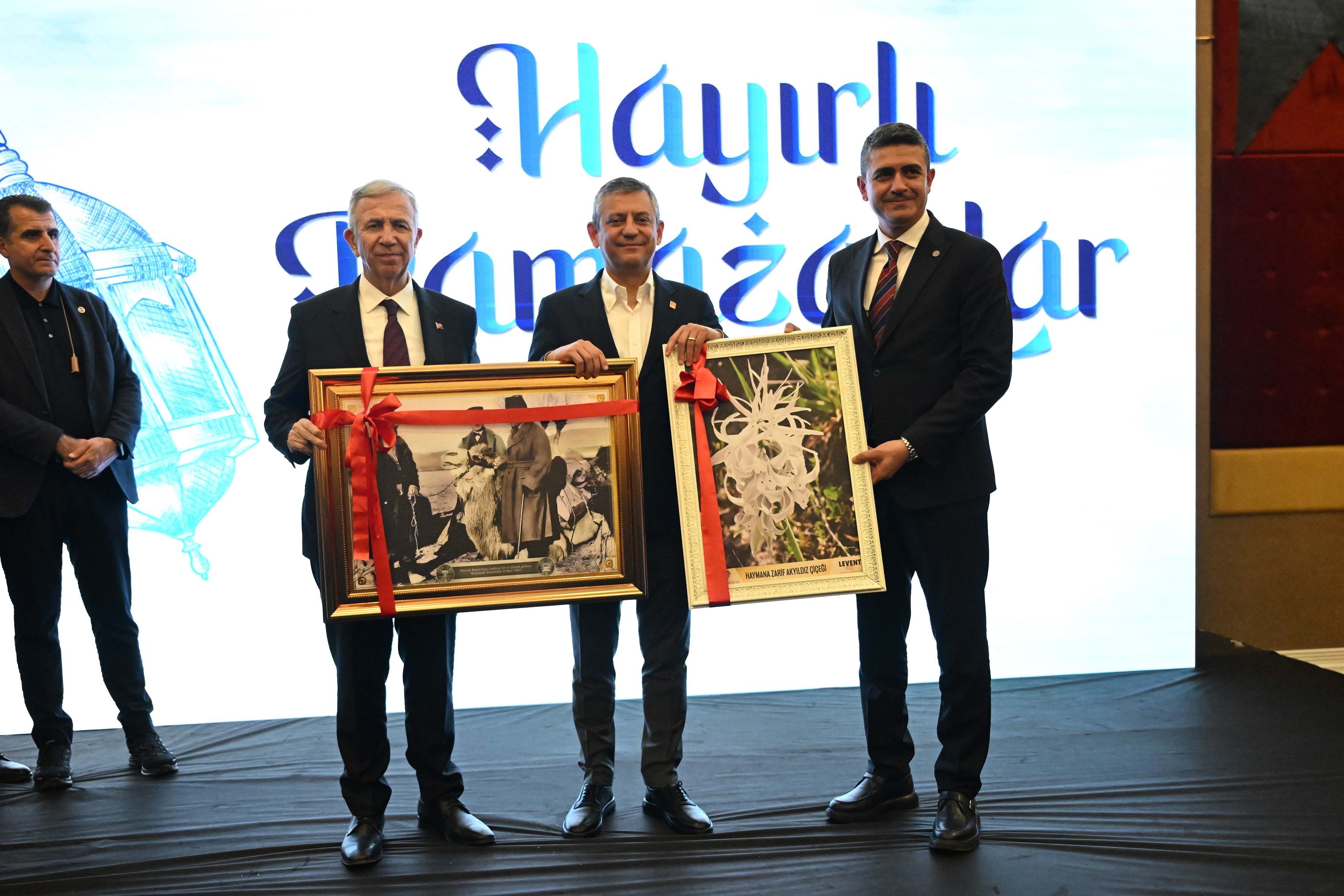 Mansur Yavaş Ve Özgür Özel Haymana’da Iftarda (4)