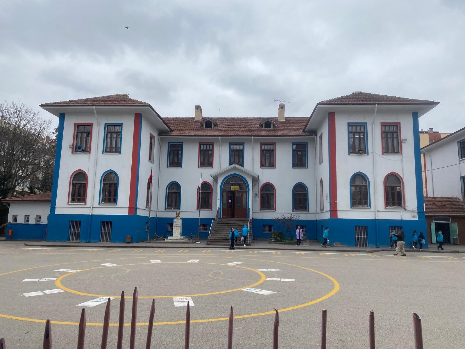 Mimar Kemal Ortaokulu (1)