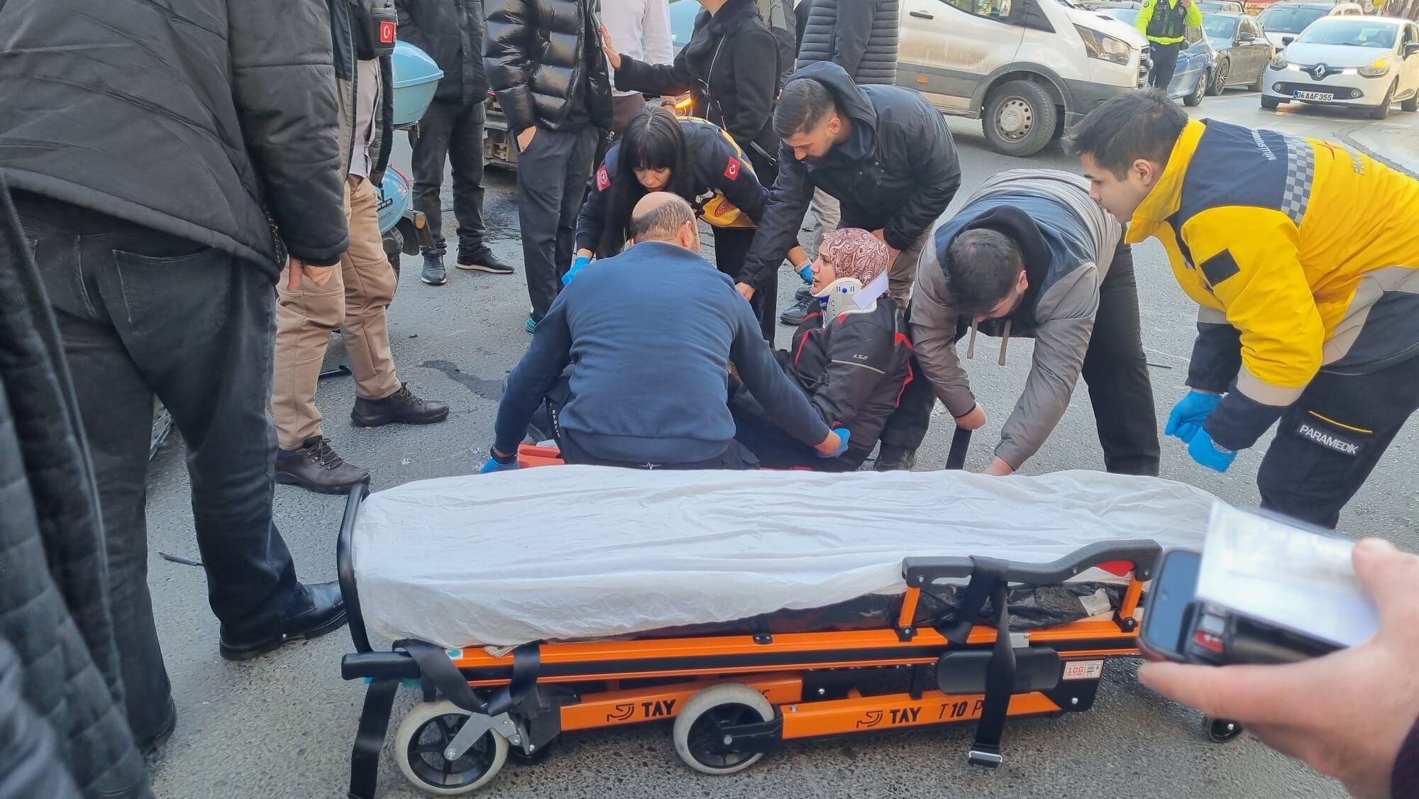 Mithatpaşa–Meşrutiyet Kavşağında Trafik Kazası (1)