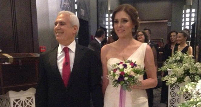 Mustafa Bozbey’in Eşi Seden Baştimur Kimdir 3