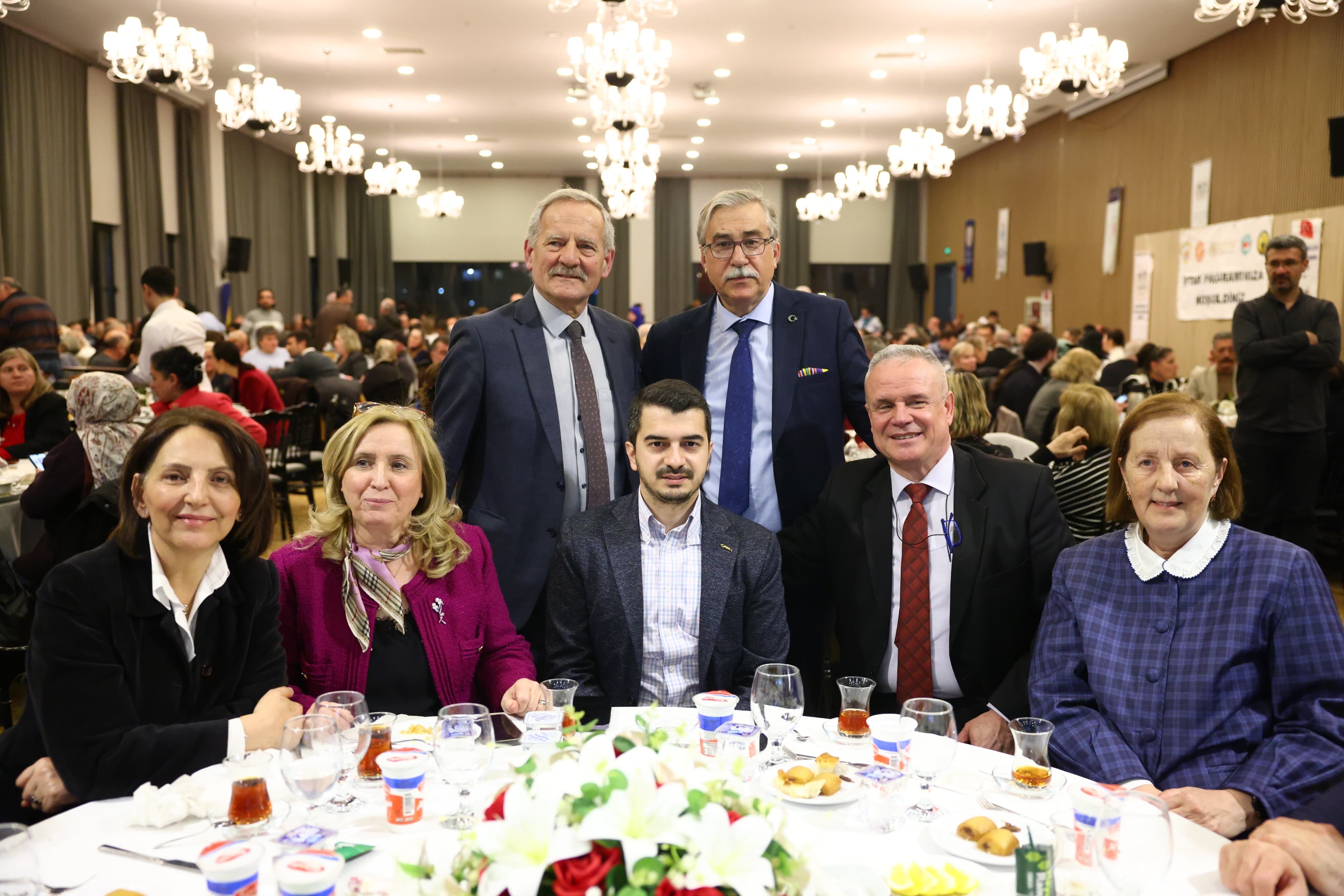 Rumeli Balkan Dernekleri İftar Hüseyin Can Güner (7)