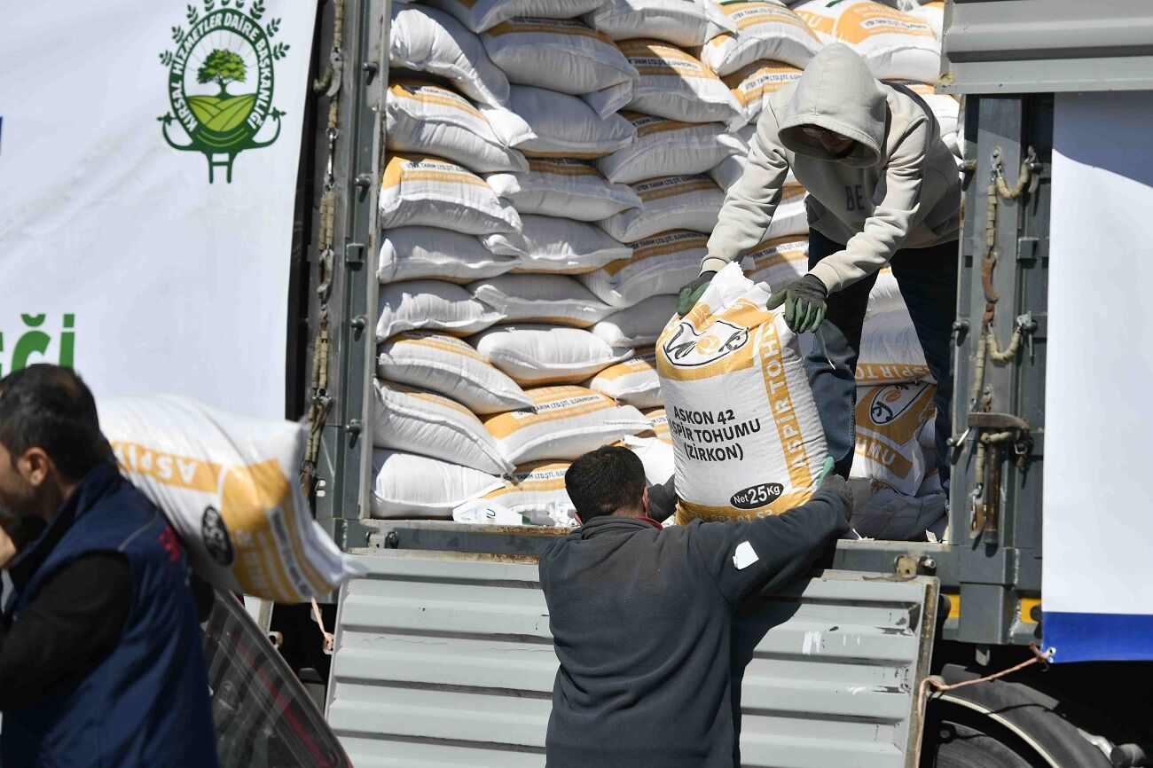 Şereflikoçhisar’da Çiftçilere Aspir Tohumu Desteği (2)