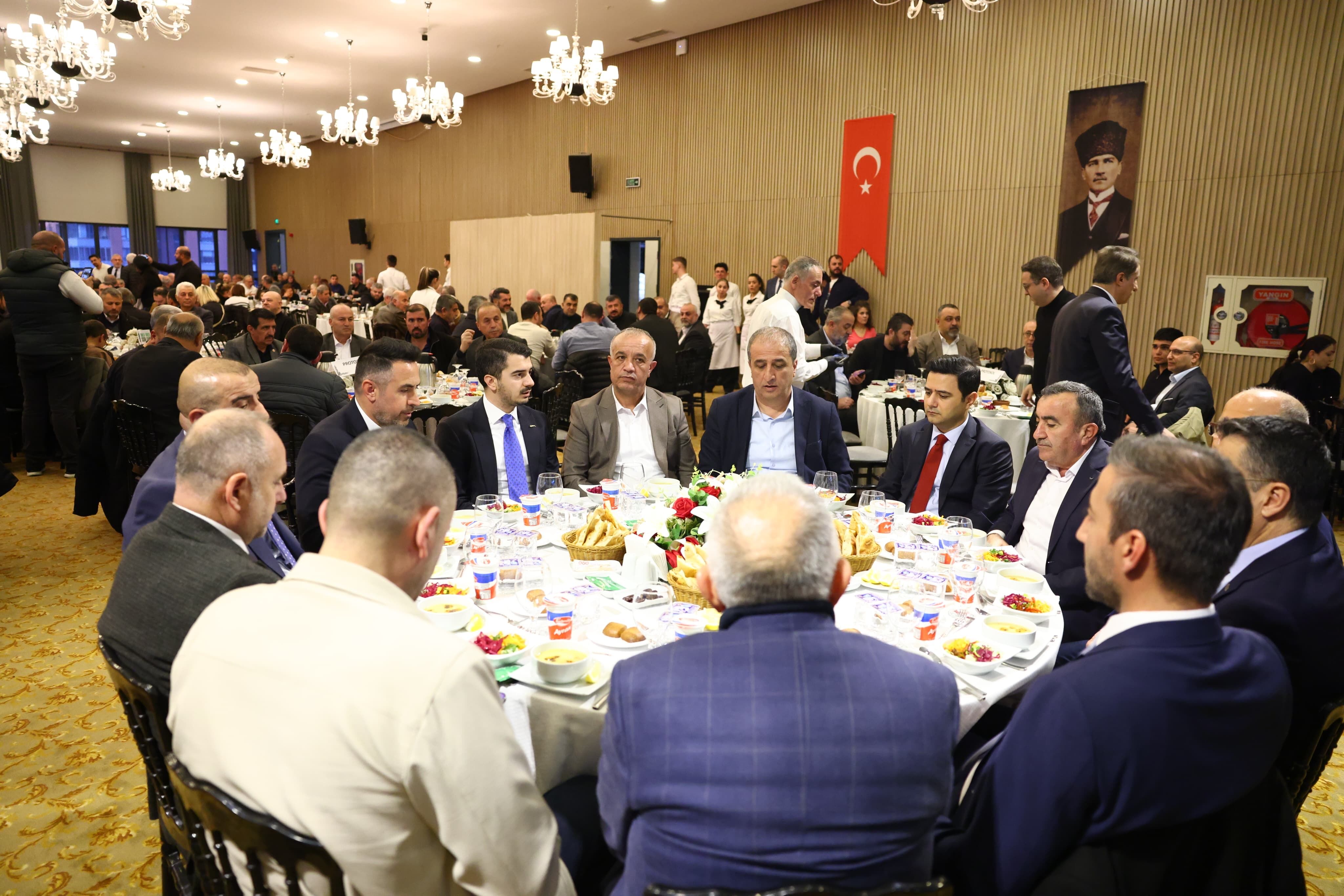 Taksi Minibüsçü Otobüs Servis Esnafı İftar Hüseyin Can Güner (1)