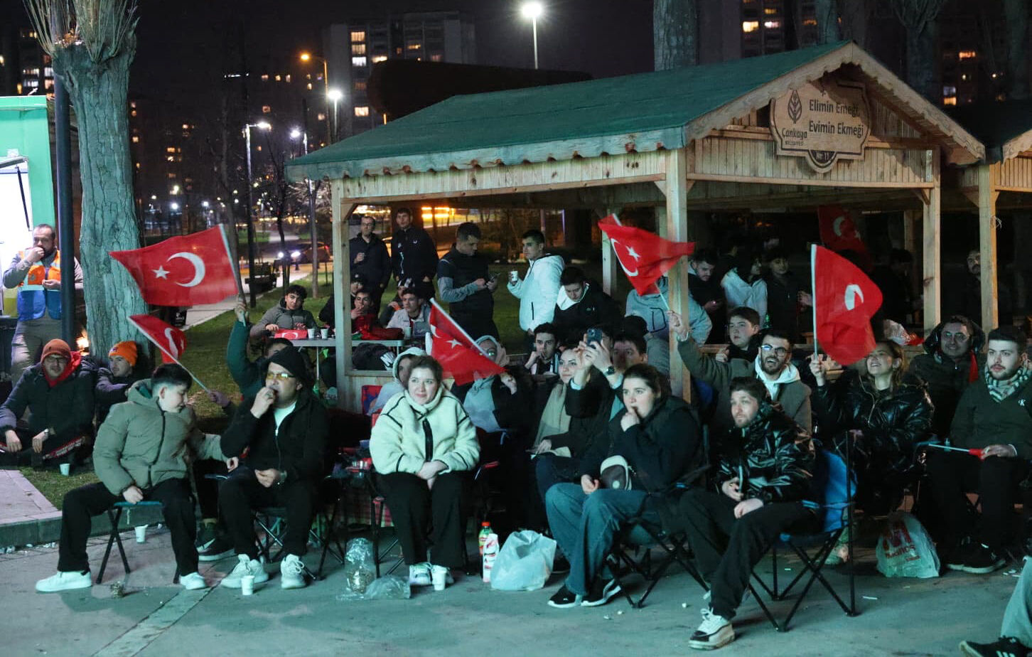 Türkiye Romanya Dünya Kupası Avrupa Elemeleri Parklar Maç Gösterim (7)