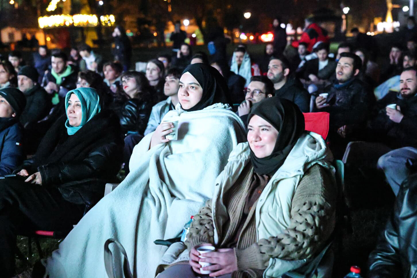 Türkiye Romanya Dünya Kupası Avrupa Elemeleri Parklar Maç Gösterim (9)