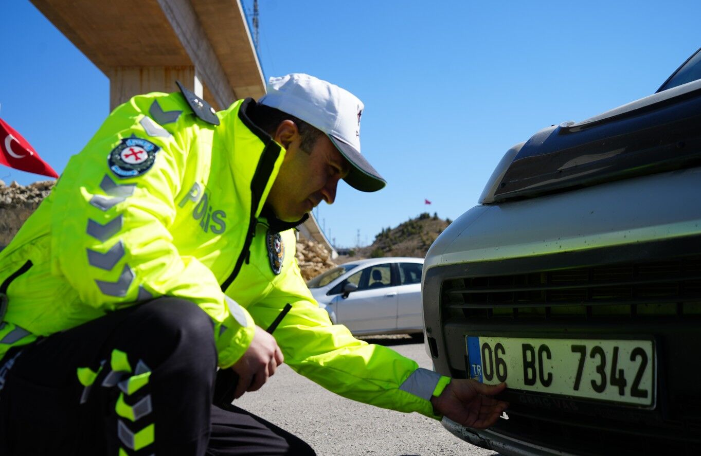 APP plaka kullanan sürücülere uyarı - 2