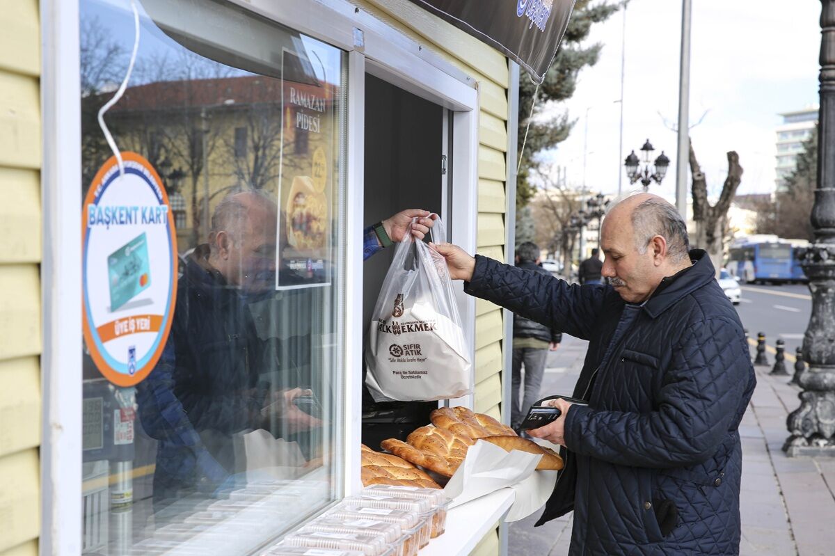 Yenimahalle Şentepe’de Mobil Fırınla Ramazan Pidesi (2)