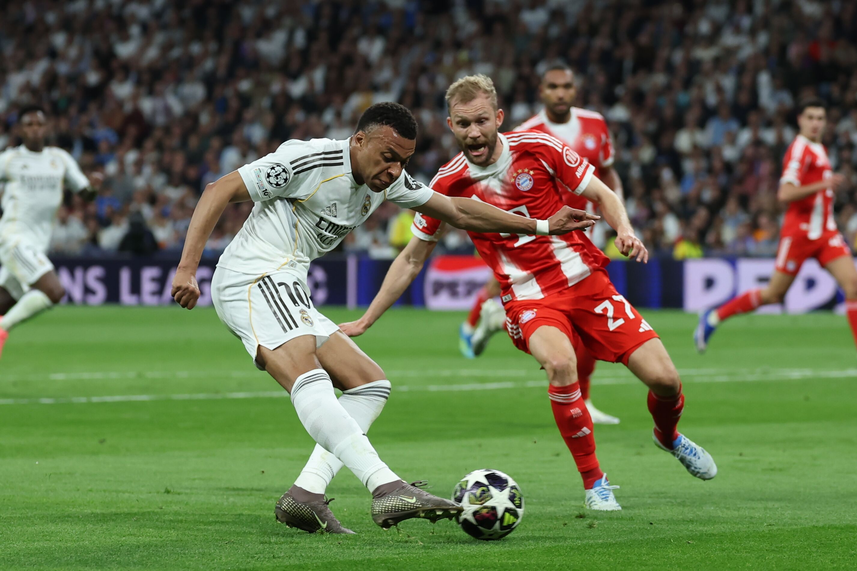 Bayern Münih ve Arsenal deplasmanda kazandı