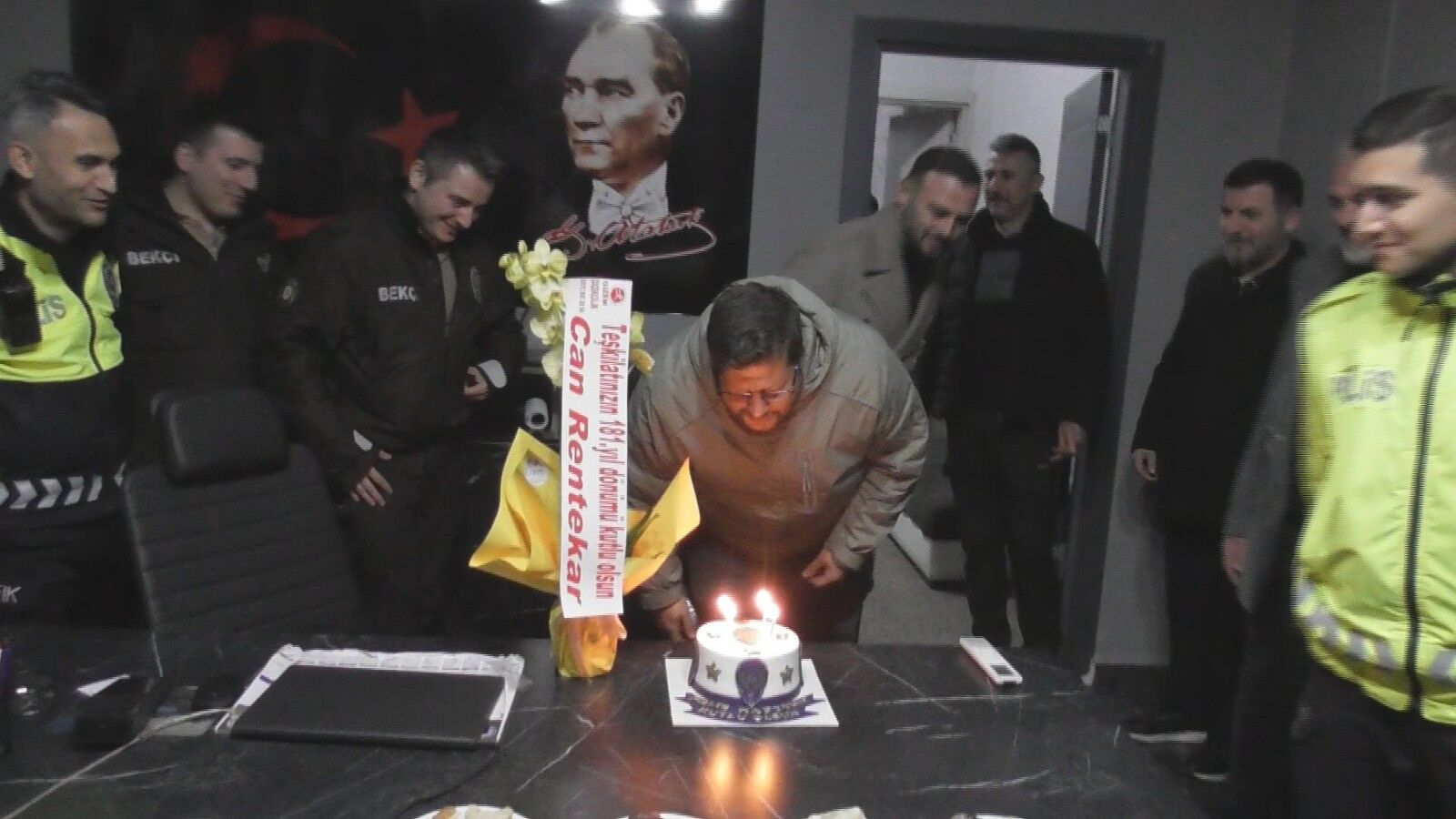 polis pasta sürprizi