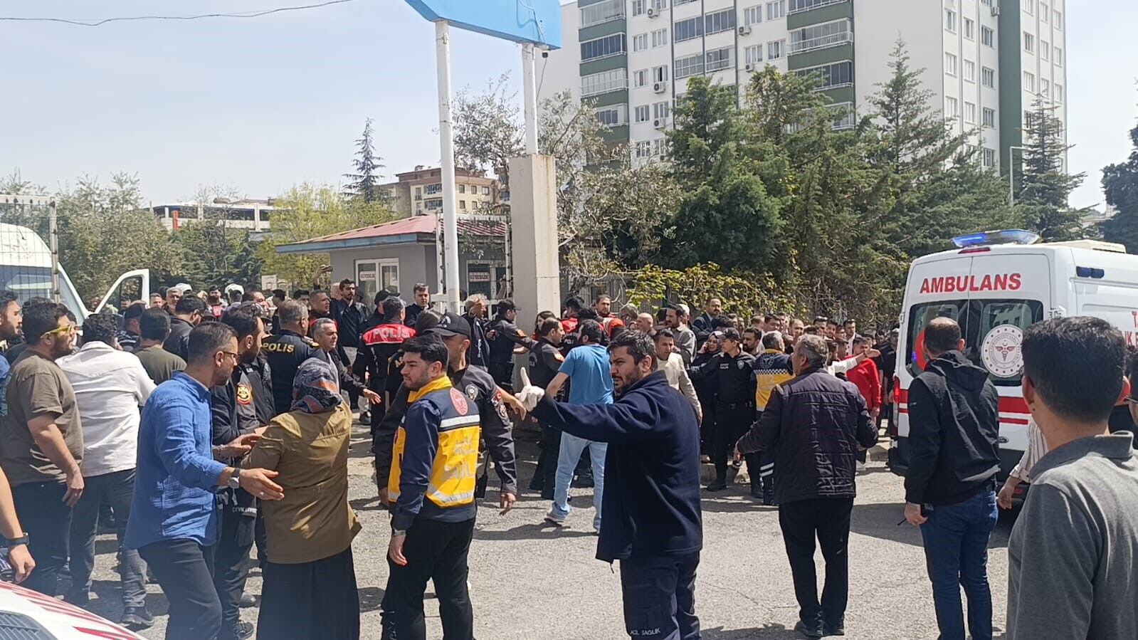 Kahramanmaraş’ta Ortaokulda silah sesleri-1