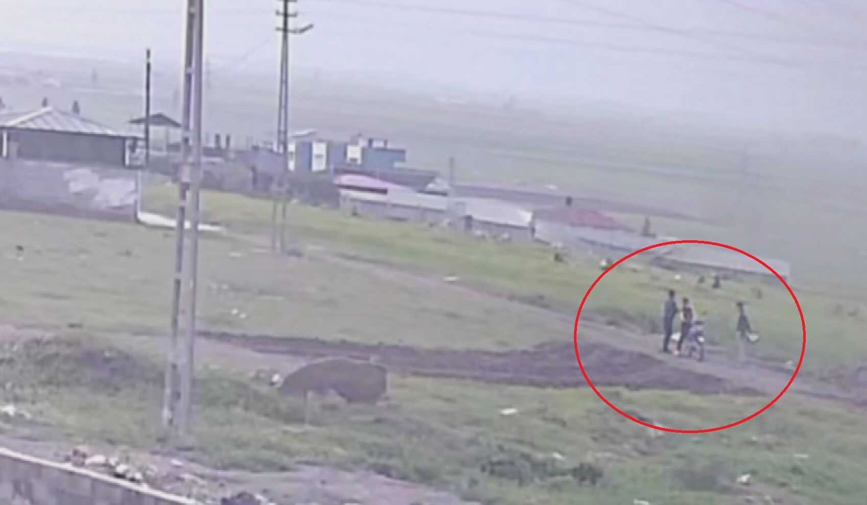 Hatay'da 15 yaşındaki çocuklar silahla görüntülendi - 3