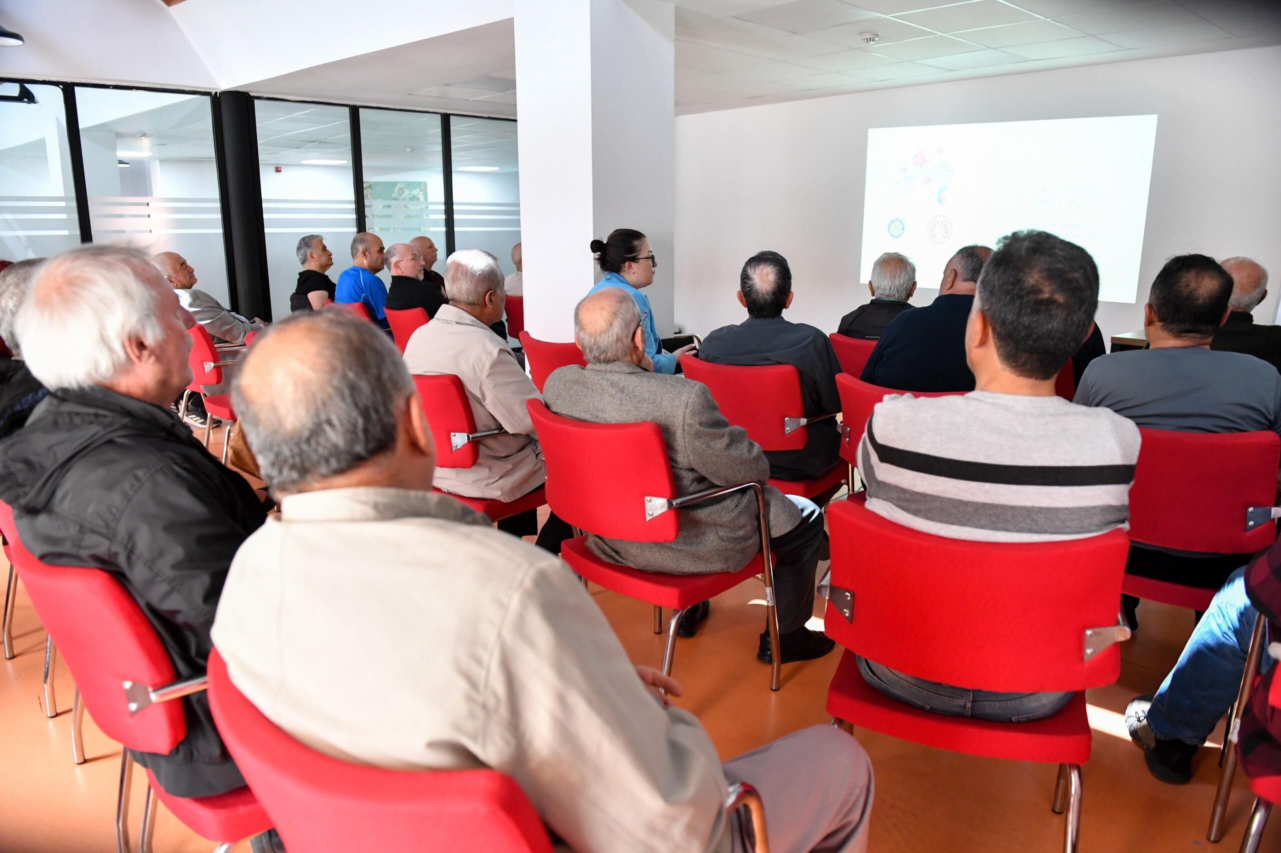 Altindağli Beyleri̇ Bi̇li̇nçlendi̇ren Semi̇ner (7)