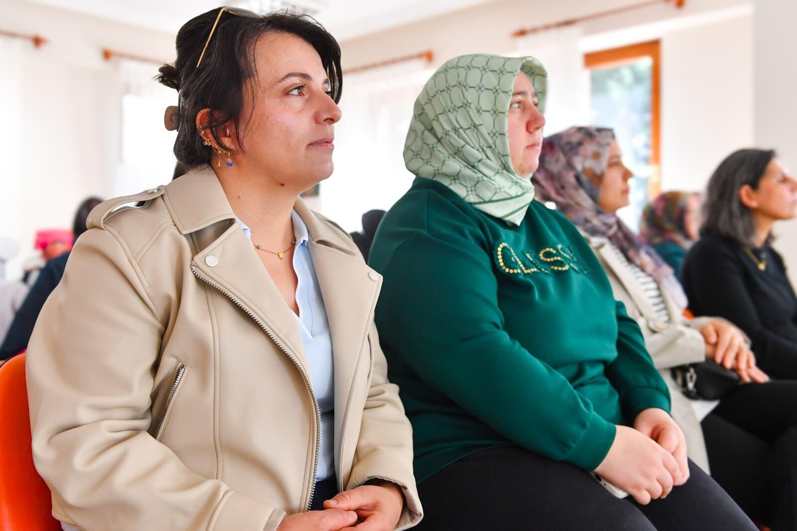 Altindağli Kadinlara “Güçlü Kadin, Güvenli̇ Yaşam” Eği̇ti̇mi̇ (3)