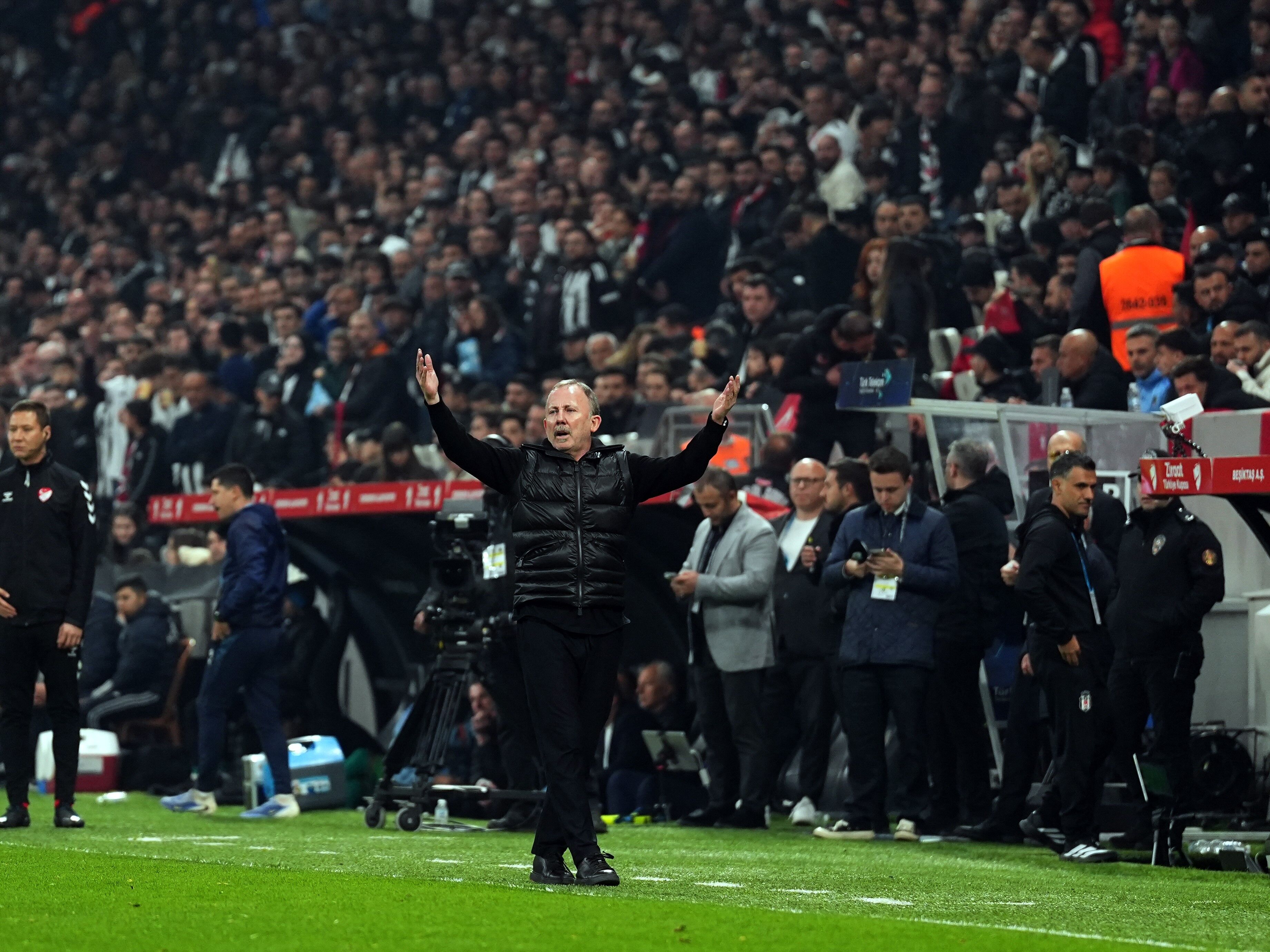 Beşiktaş (1)-6