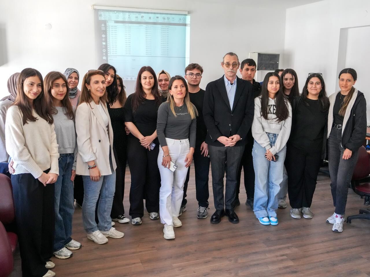 Etimesgut’ta Beşikcioğlu Halk Eğitim Merkezi’ni Ziyaret Etti (4)