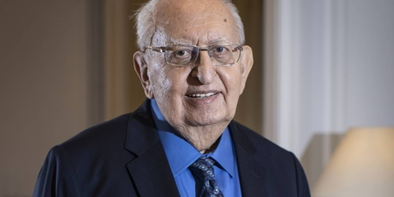 Hüsamettin Cindoruk3