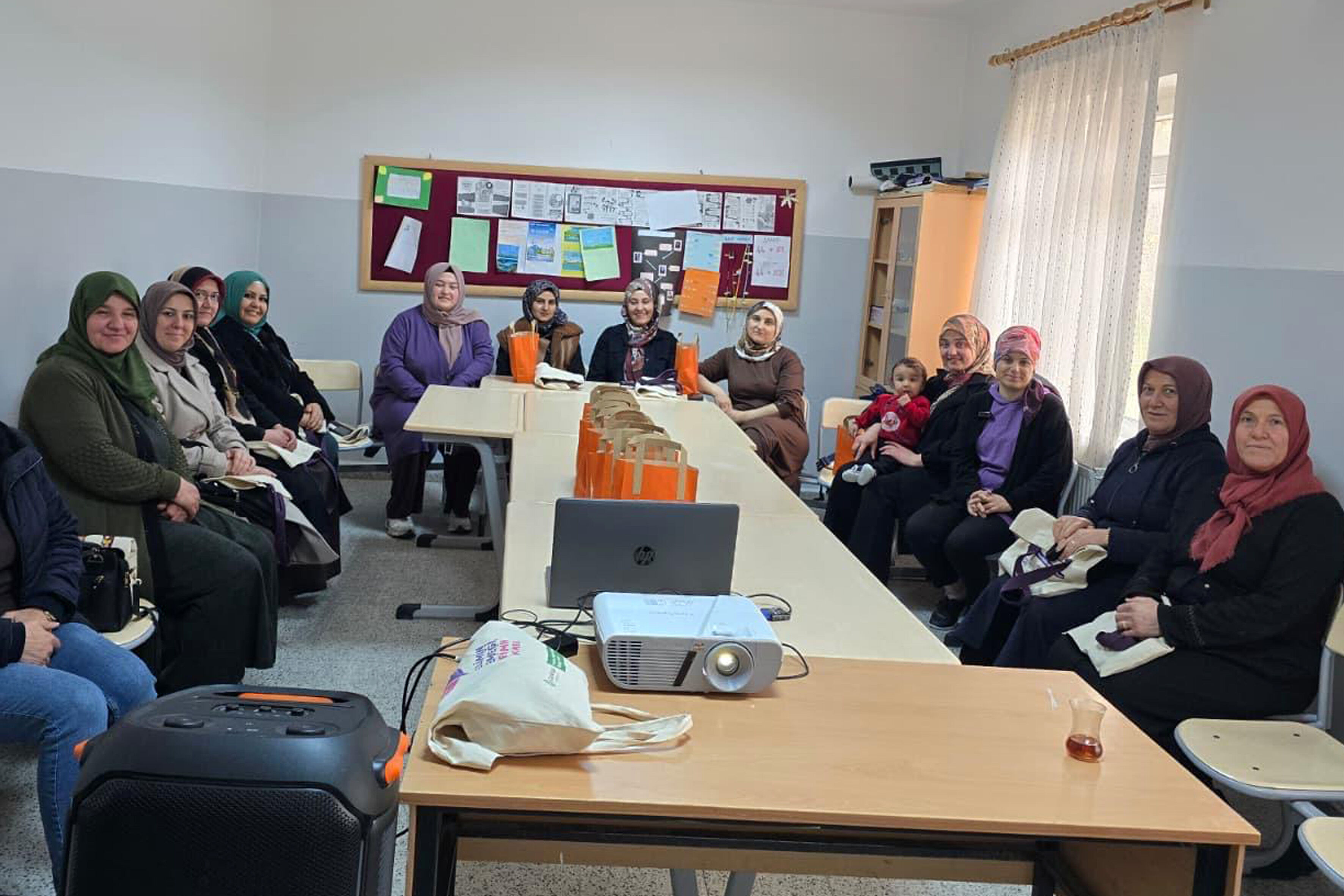 Kadın Ve Aile Hizmetleri Karataş Mahallesi Seminer (6)