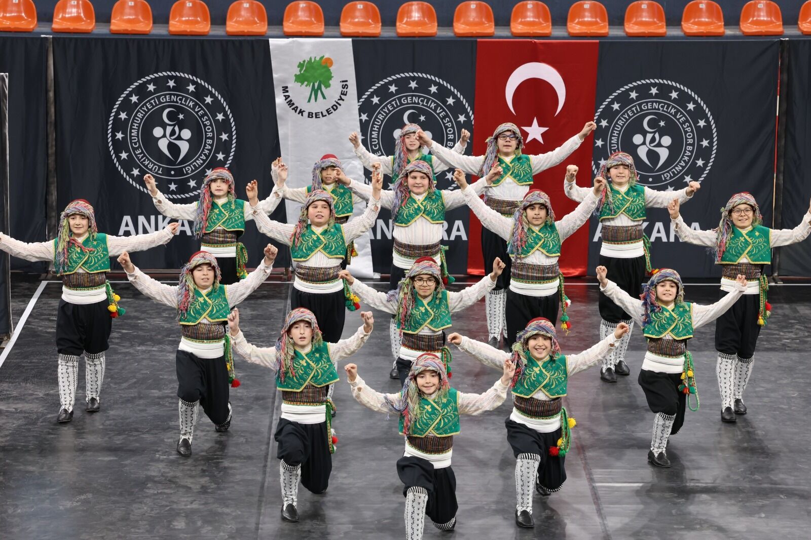 Mamak’ta Halk Oyunları Coşkusu (14)