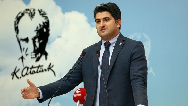 Onursal Adıgüzel.jpg3