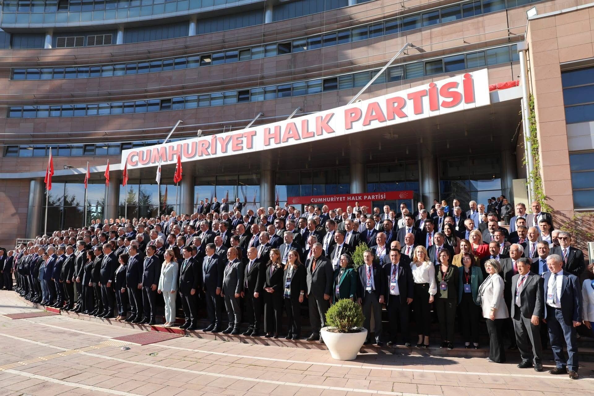 Özgür Özel Görevimizin Başındayız (1)