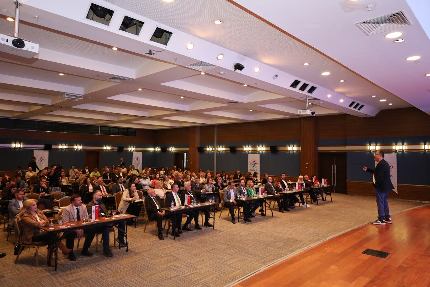 S A F D G D F H N T F G K J