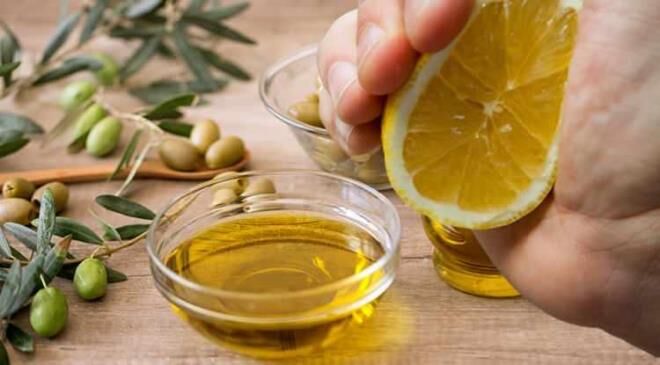 Zeytinyagi Ve Limon Karisimi Icmek.jpg1