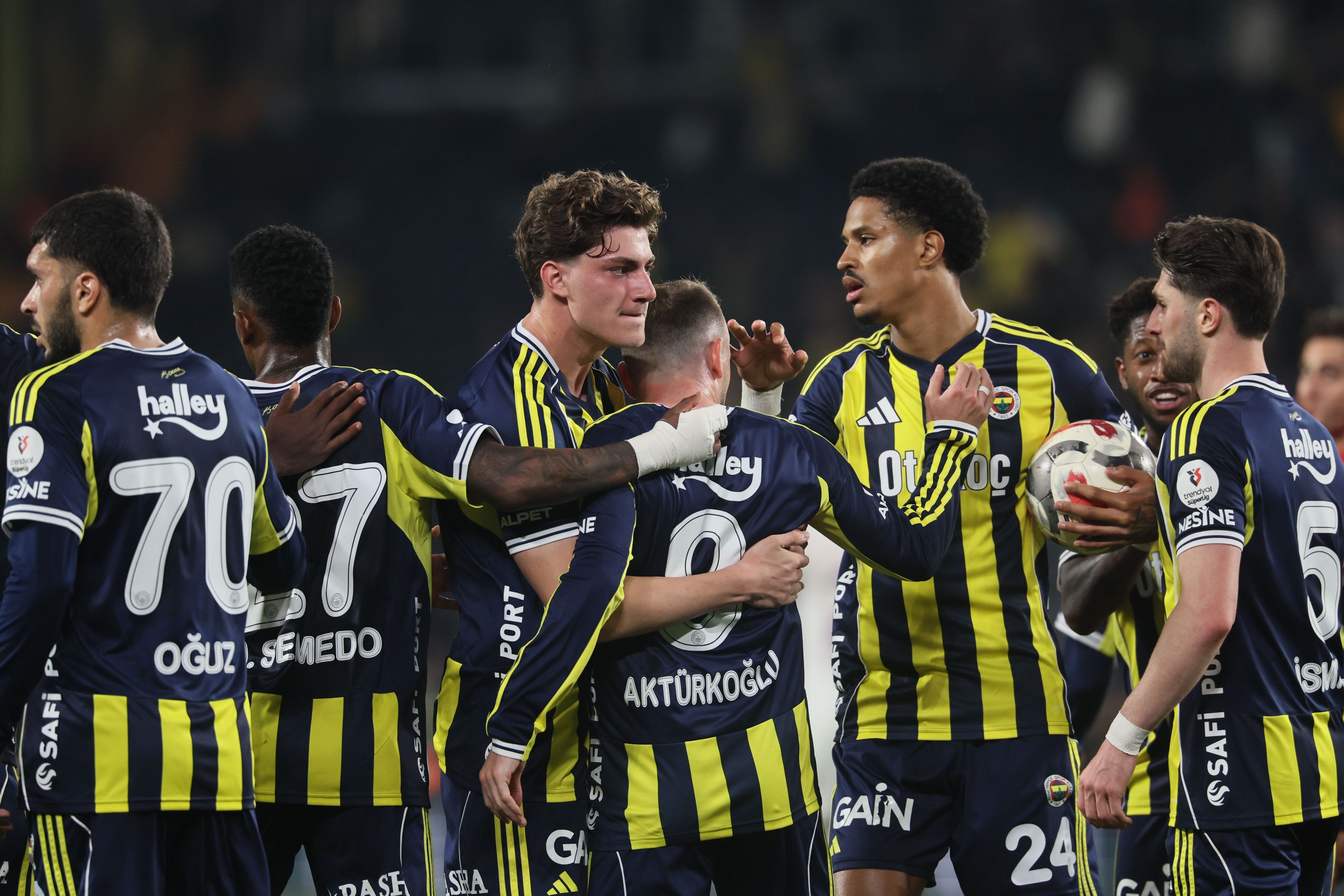 Galatasaray ve Fenerbahçe sezonu puan kaybıyla bitirdi - 2