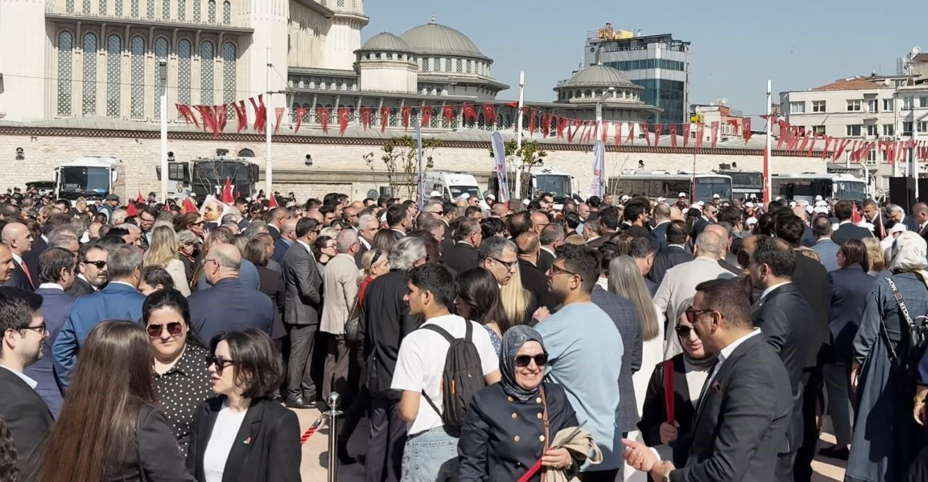 Taksim’de 19 Mayıs töreni düzenlendi - 2