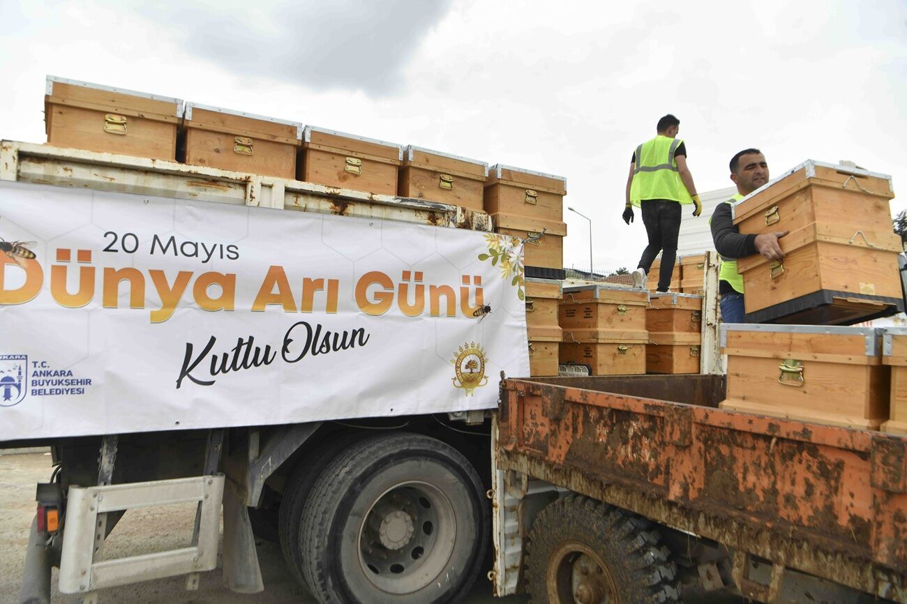 Abb’den Arıcılara 5 Bin Kovan Desteği (1)