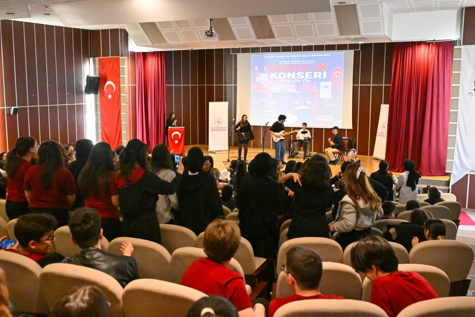 Altindağ’da Coşku Dolu 19 Mayis Konseri̇ (12)