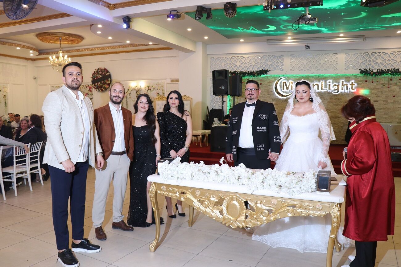 Denizli’de Reklamlı Damatlık Dikkat Çekti (2)