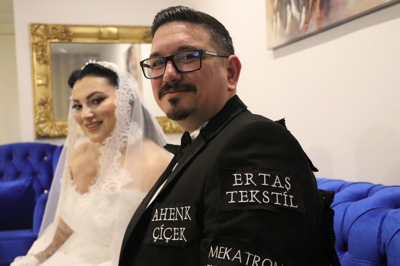 Denizli’de Reklamlı Damatlık Dikkat Çekti (4)
