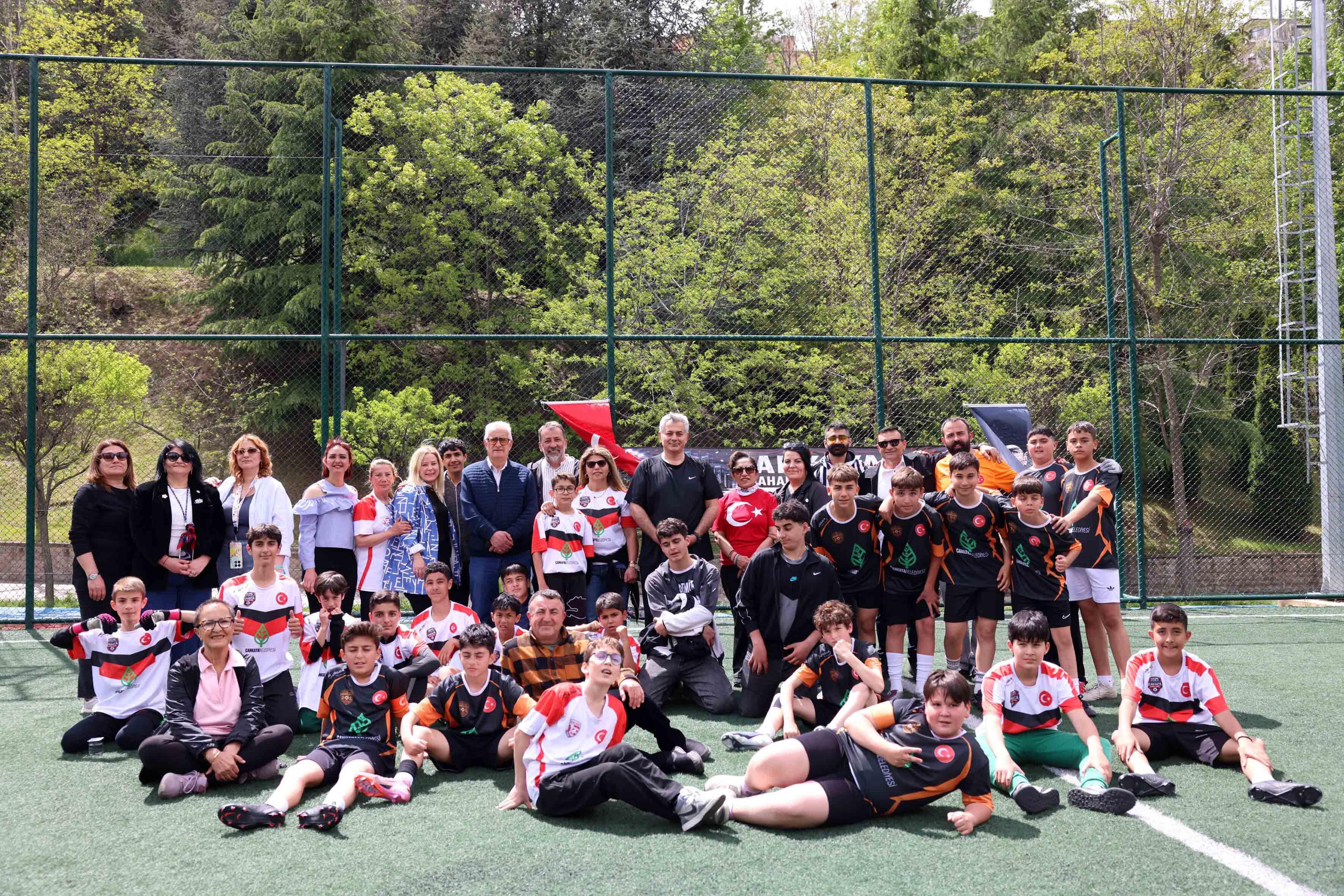Gençlik Ve Spor Hizmetleri Mahalleler Arası Futbol Turnuvası (17)