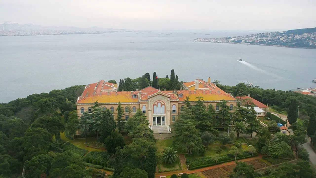 Heybeliada Ruhban Okulu (1)-1