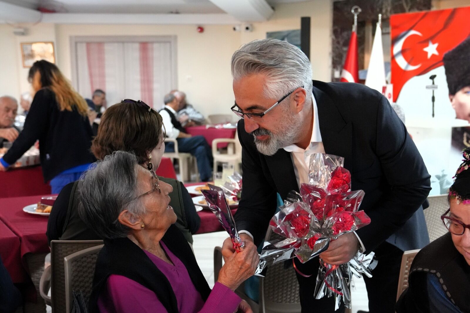 Keçiören’de Bayramda Huzurevi Sakinlerine Ziyaret (2)