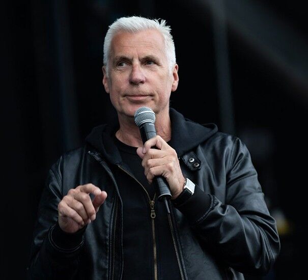 Manifest John Giddings1