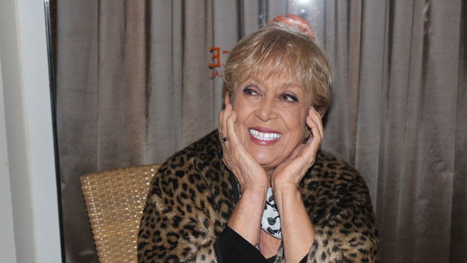 Tülay Özer