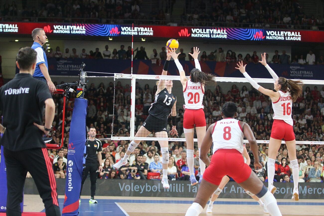 A Milli Kadın Voleybol Takımı, (3)